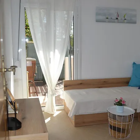 Апартаменты Iremia *