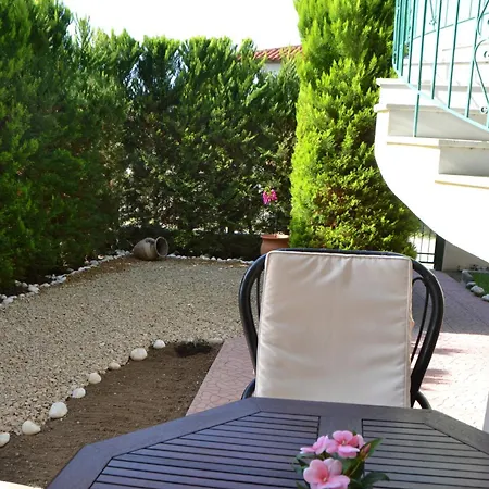 Iremia Апартаменты Никити